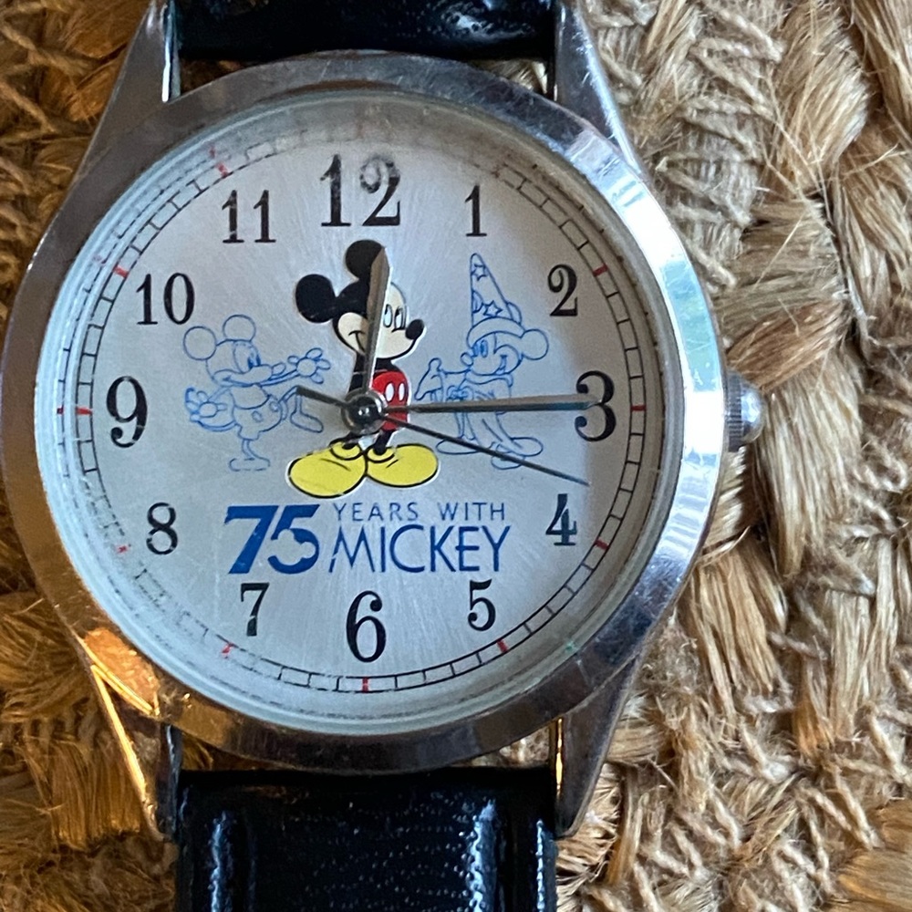 Mickey Mouse watch - Picture 3 of 6